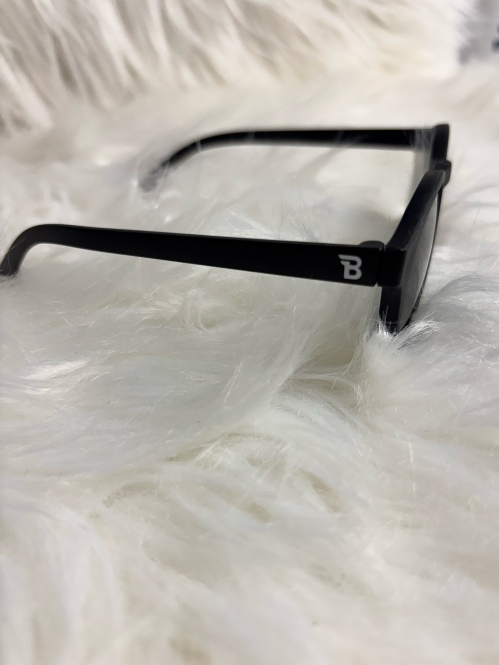 * | Babiators | Jet Black Keyhole I Smoke Lenses sunglasses. - Picture 5 of 7